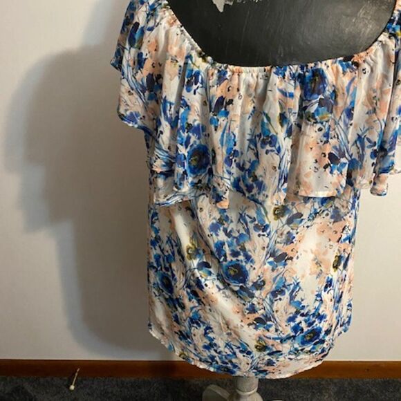 MOD Floral print, off the shoulder, ruffle top sleeveless blouse, size Small - Picture 2 of 3